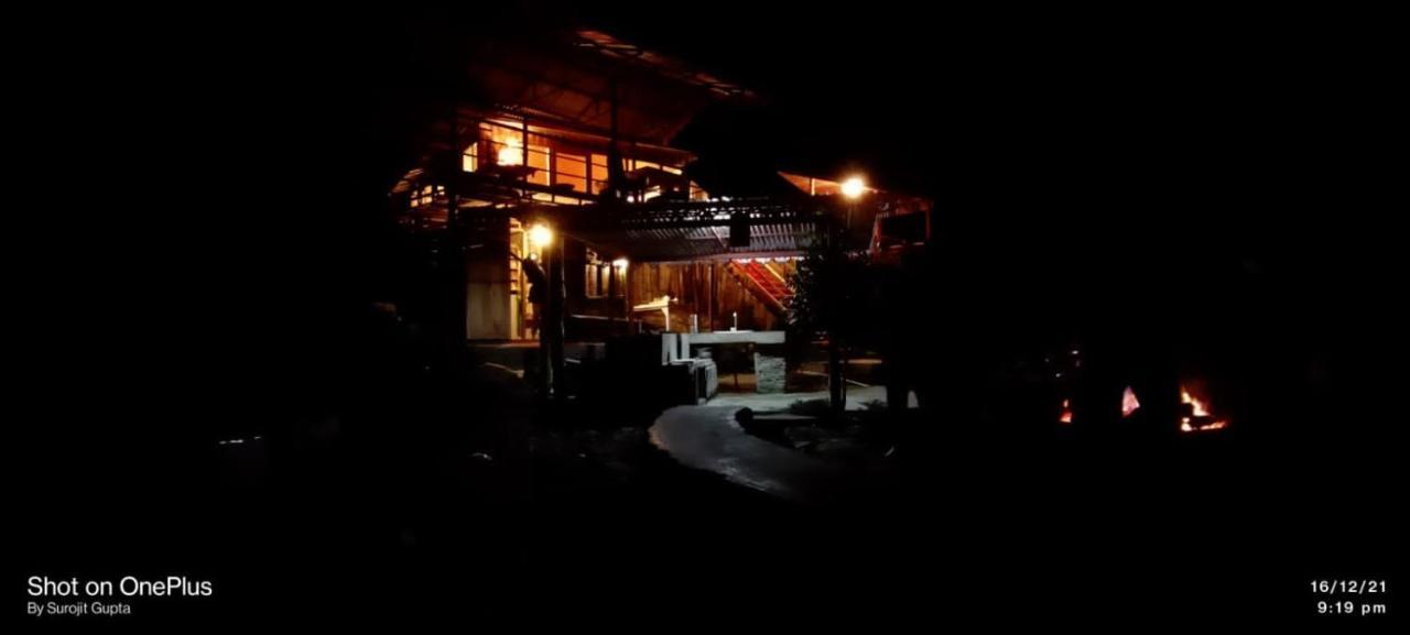 Bed and Breakfast Log Cabin In The Woods à Gangtok Extérieur photo