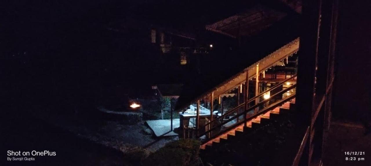 Bed and Breakfast Log Cabin In The Woods à Gangtok Extérieur photo