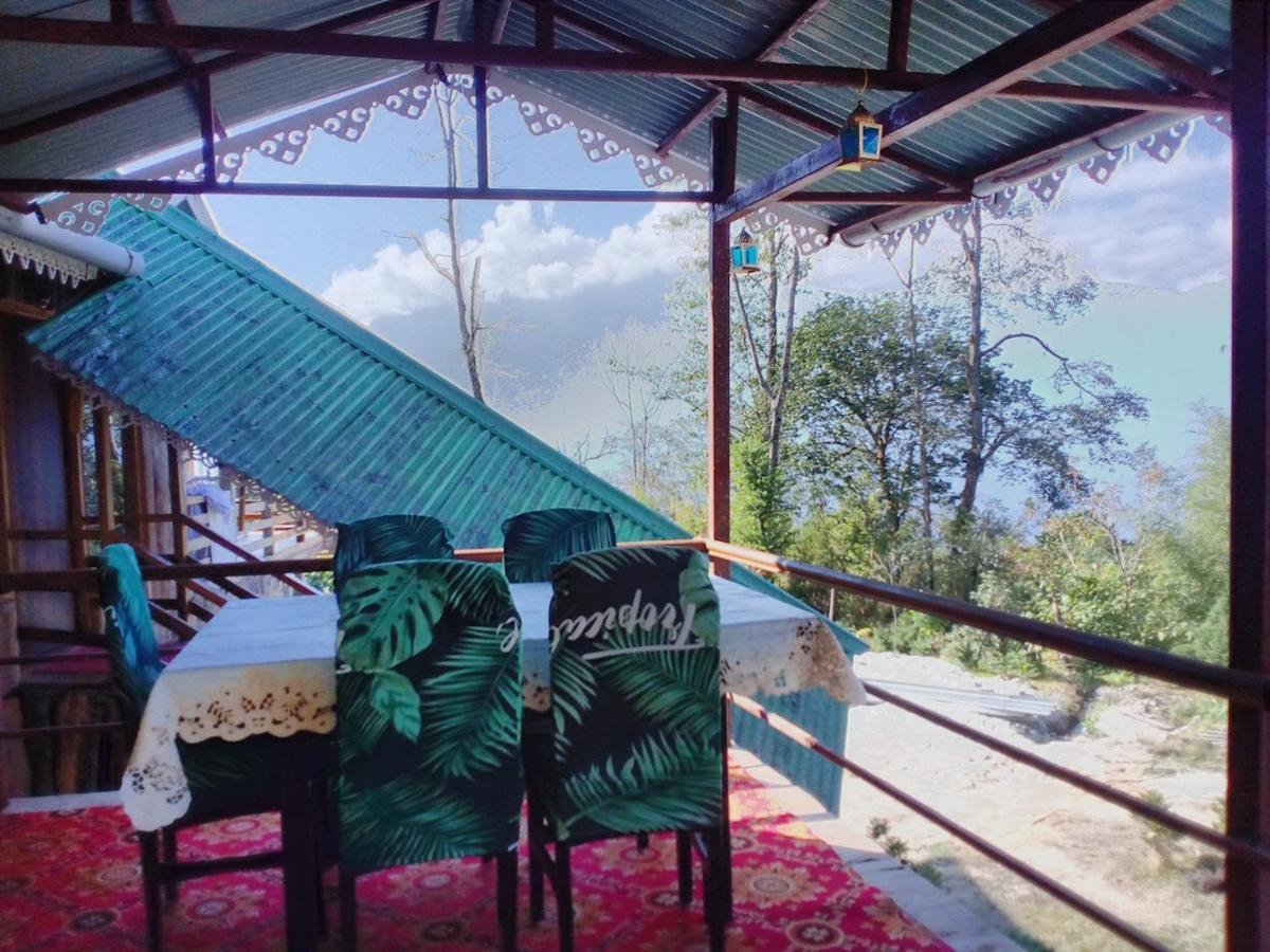 Bed and Breakfast Log Cabin In The Woods à Gangtok Extérieur photo