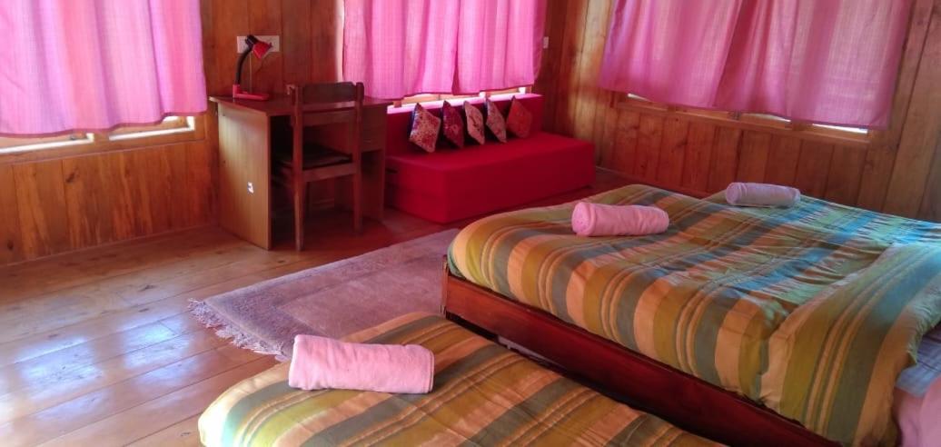 Bed and Breakfast Log Cabin In The Woods à Gangtok Extérieur photo