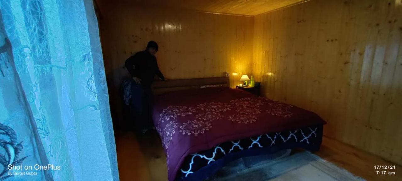 Bed and Breakfast Log Cabin In The Woods à Gangtok Extérieur photo