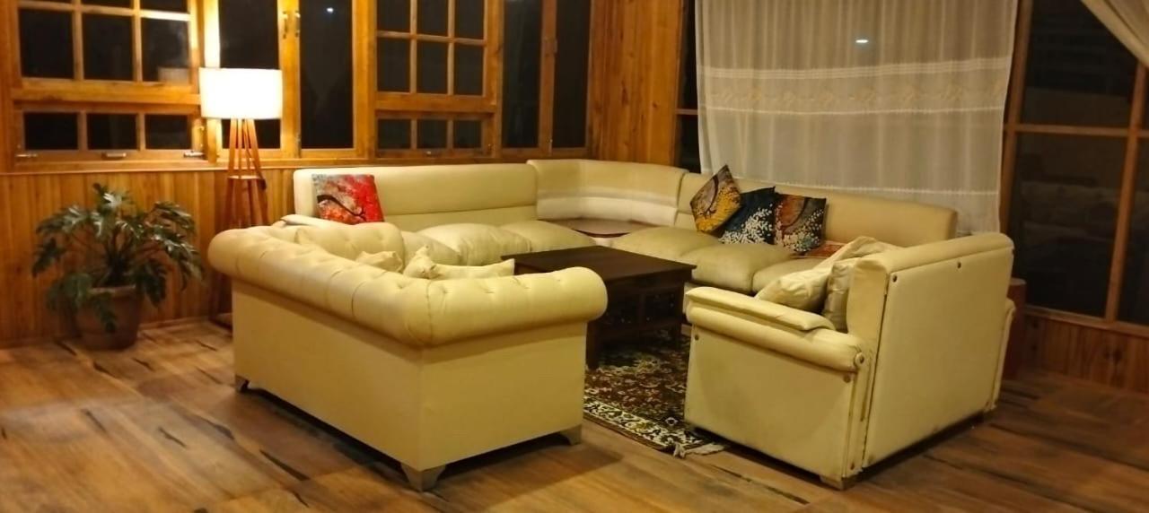 Bed and Breakfast Log Cabin In The Woods à Gangtok Extérieur photo