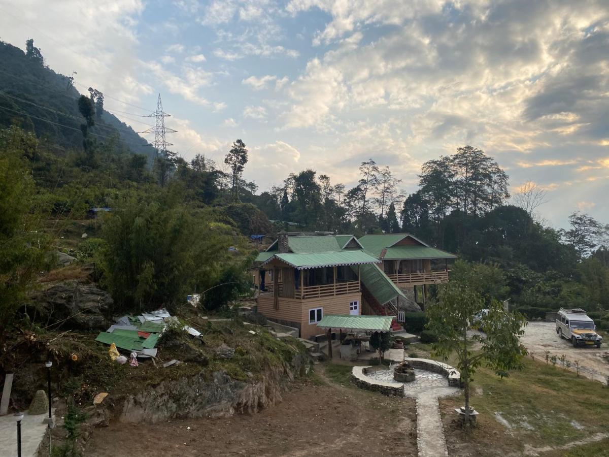 Bed and Breakfast Log Cabin In The Woods à Gangtok Extérieur photo